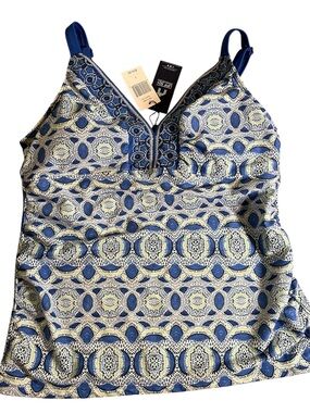 Cabana Life Blue and Cream V-Neck Printed Tankini Top
Large
NEW WITH TAG